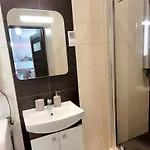 Modern Sandy Down Town, Aquapark, Free Parking 公寓 *