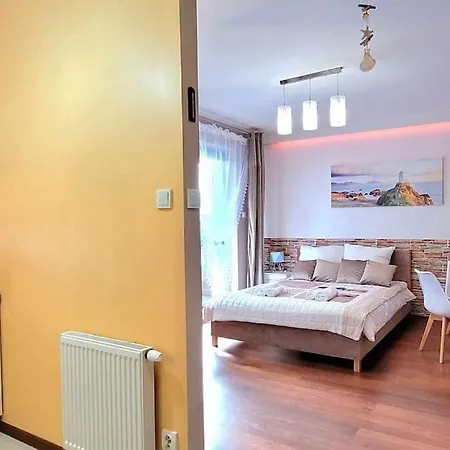 Modern Sandy Down Town, Aquapark, Free Parking Apartment Krakow