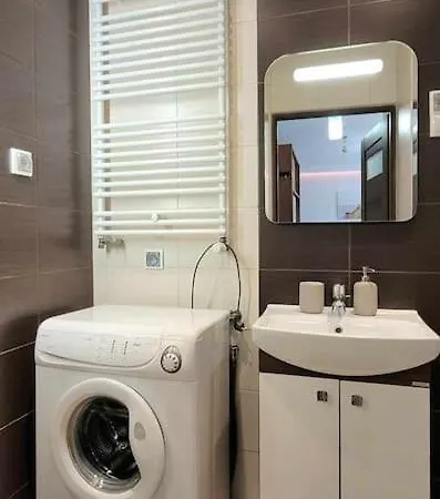 Modern Sandy Down Town, Aquapark, Free Parking *