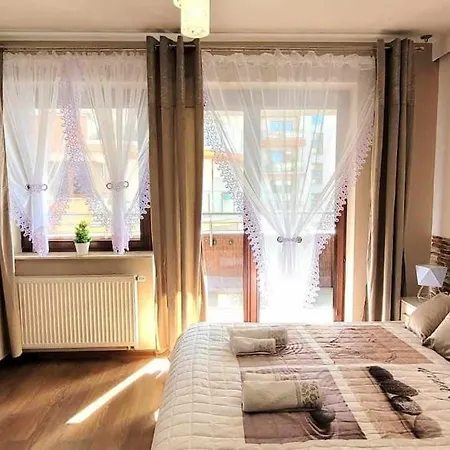 Modern Sandy Down Town, Aquapark, Free Parking Apartment *
