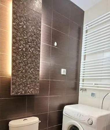 Modern Sandy Down Town, Aquapark, Free Parking Apartment *