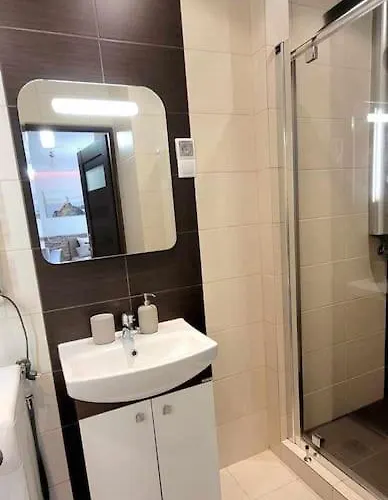 Modern Sandy Down Town, Aquapark, Free Parking 아파트 *