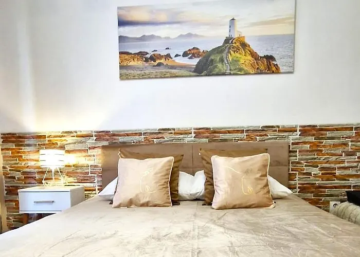 Modern Sandy Down Town, Aquapark, Free Parking